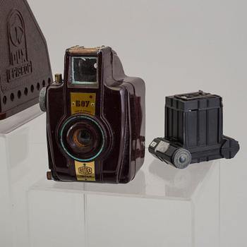 A set of 11 cameras, bakelite and plastic, 20th century.