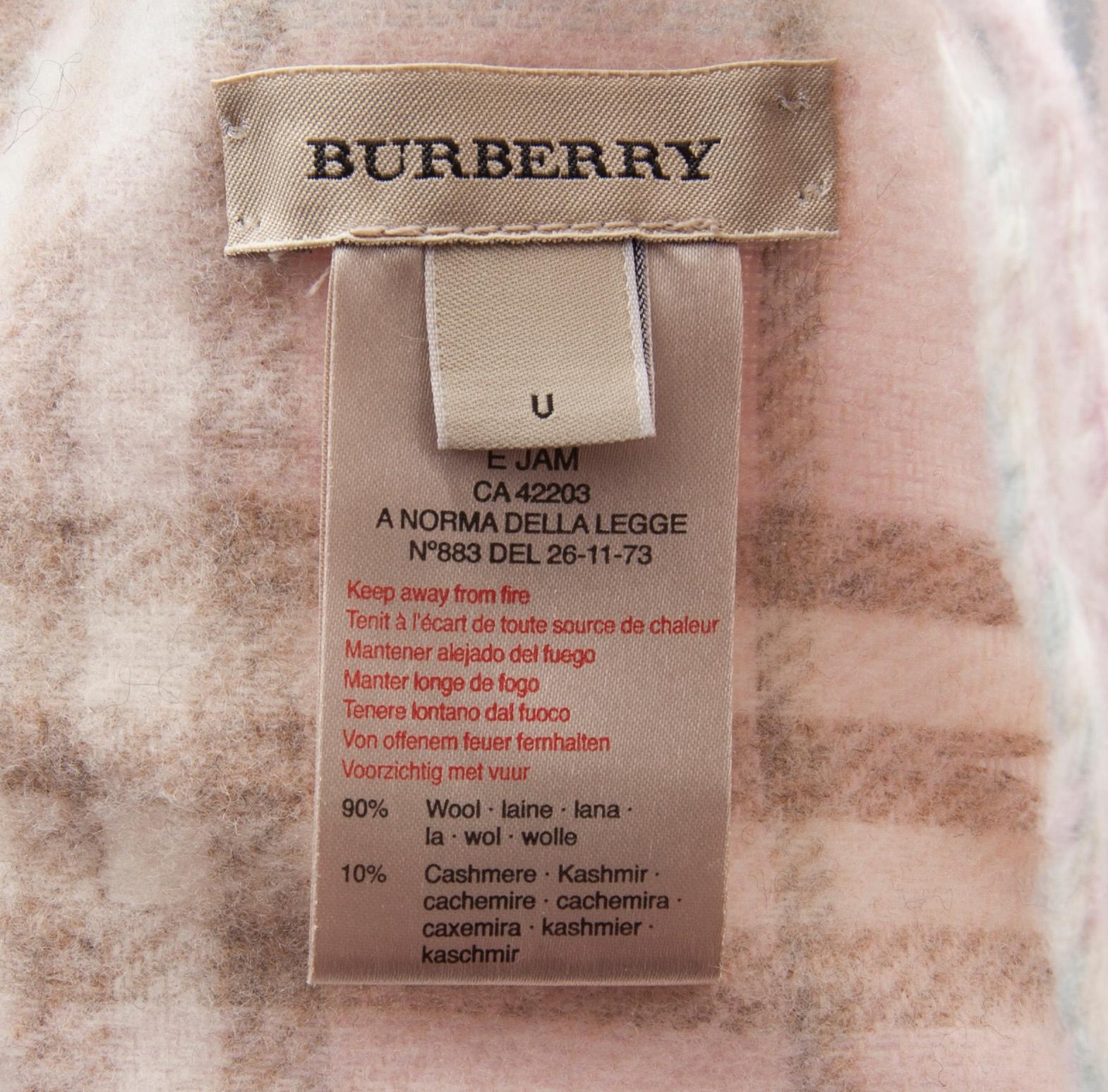 HALSDUK, Burberry.