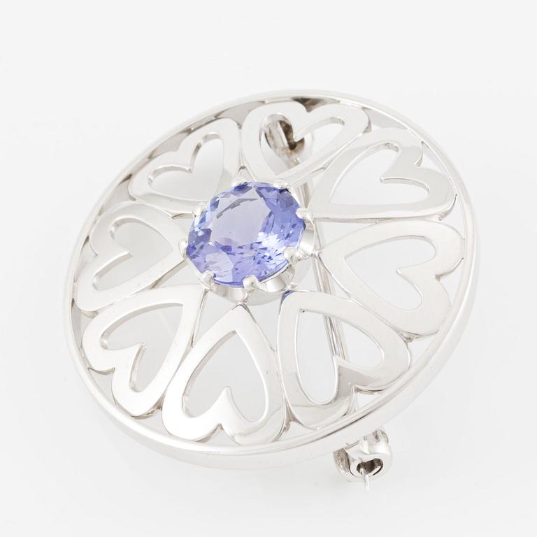 Brooch 18K white gold with tanzanite.