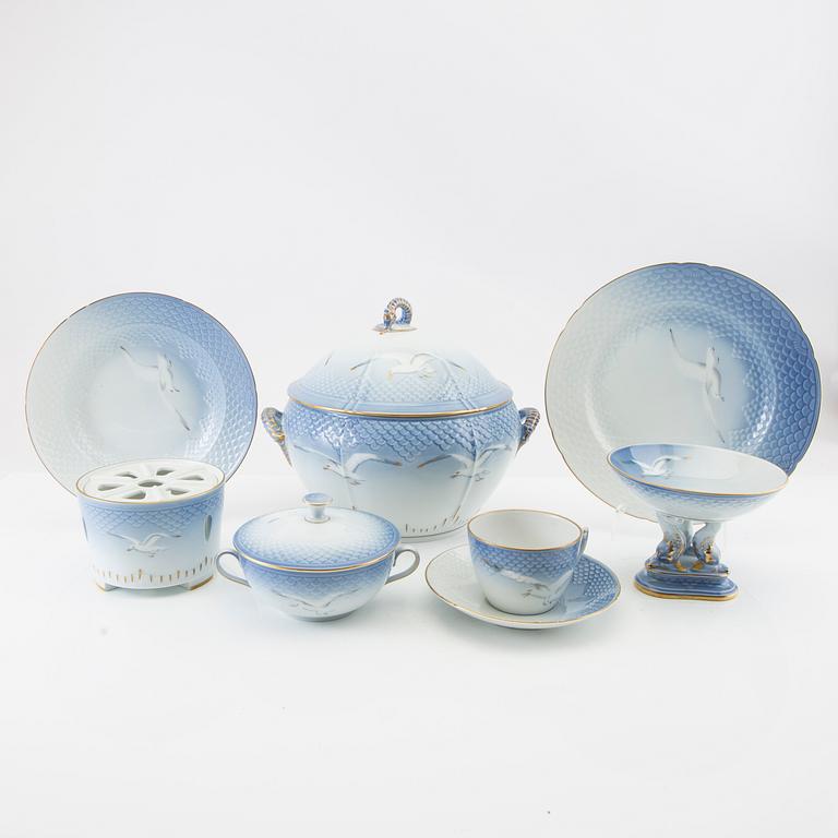 Service 104 pcs "Blue Mew" Bing & Grøndahl Denmark second half of the 20th century porcelain.