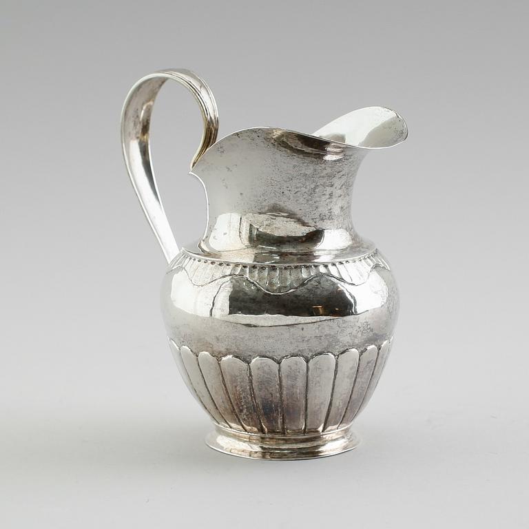 GRÄDDKANNA, silver, Johan Wilhelm Ohlsson, Lidköping 1841. Vikt ca 110 gram.