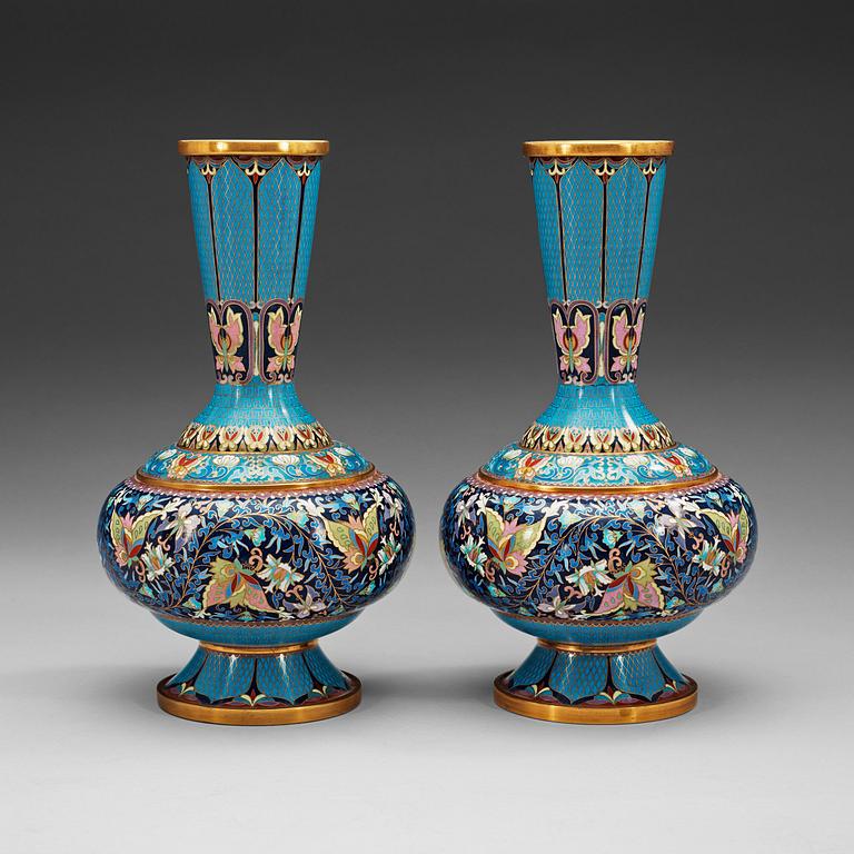 A pair of cloisonné vases, China, first half of 20th Century.