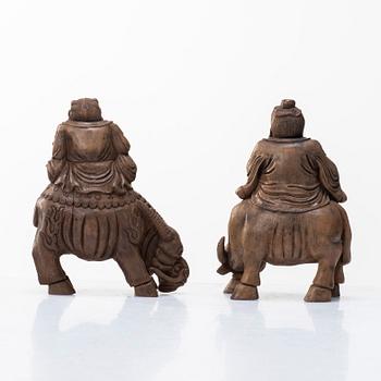 Two bamboo figurines, presumably Qing dynasty, 19th Century.