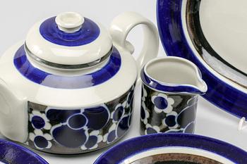 MAT- och KAFFESERVIS, 41 delar, stengods, "Saara", Anja Jaatinen-Winquist för Arabia, Finland, 1970-tal.