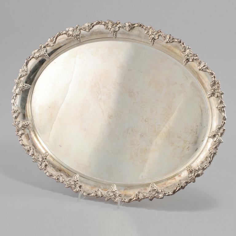 FAT, silver, Adolf Landoff, Göteborg, 1944, importstämplad. Vikt 1221 g.