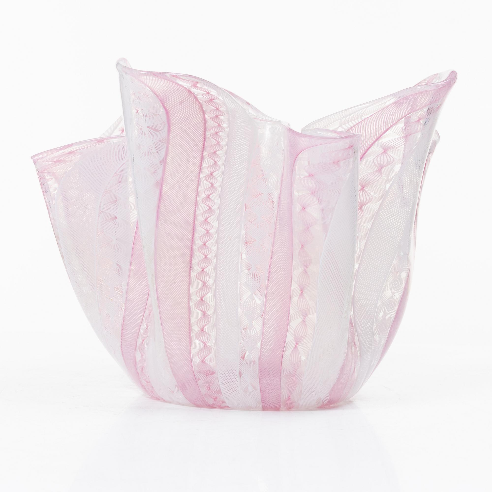Paolo Venini & Fulvio Bianconi, a 'Fazzoletto' vase, Murano, Italien.