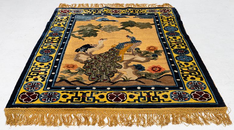 Matta, semiantik, silke, Kina, ca 186 x 121 cm.