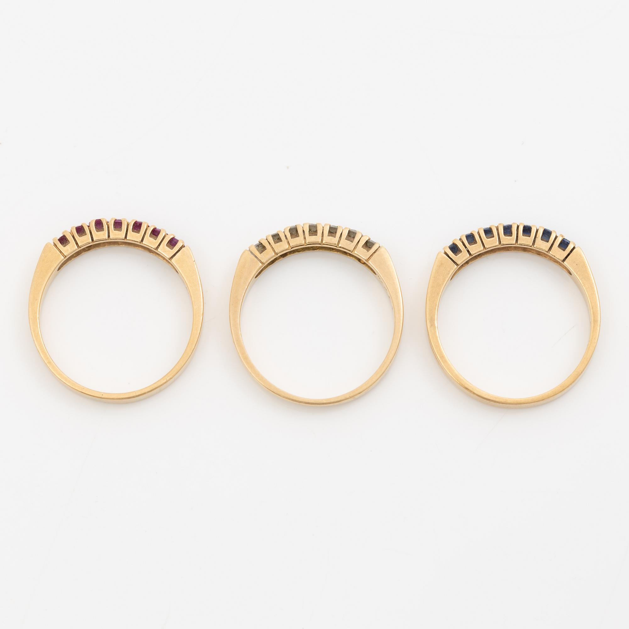 Three rings, 18K gold with sapphires, brilliant-cut diamonds and rubies.