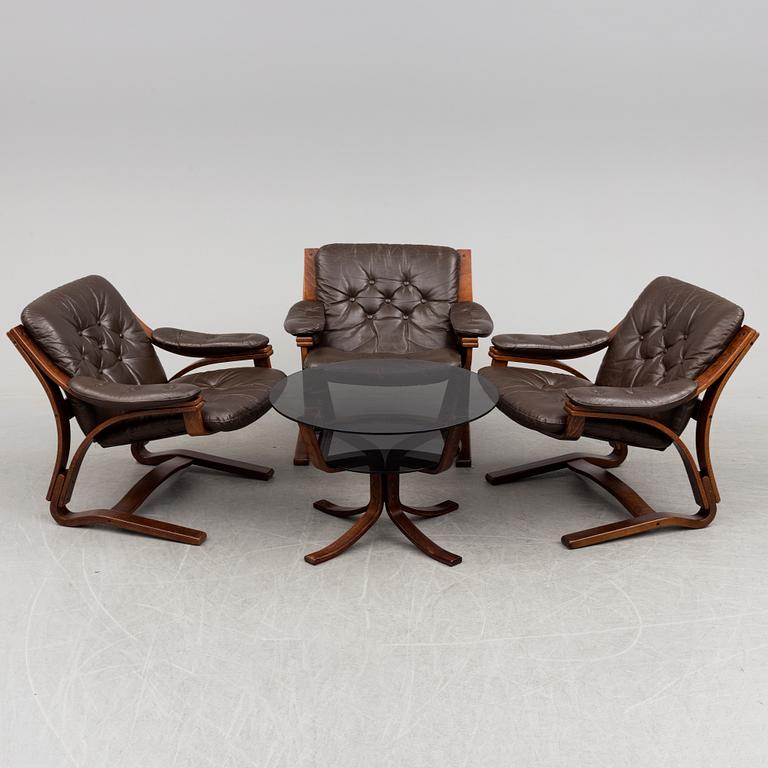 Three easy chairs and table, 1960-/70´s.