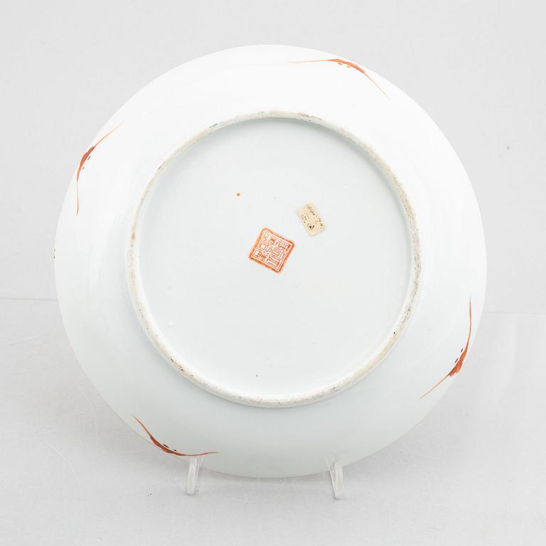 Six pieces of porcelain, China, late Qing and 20th century.