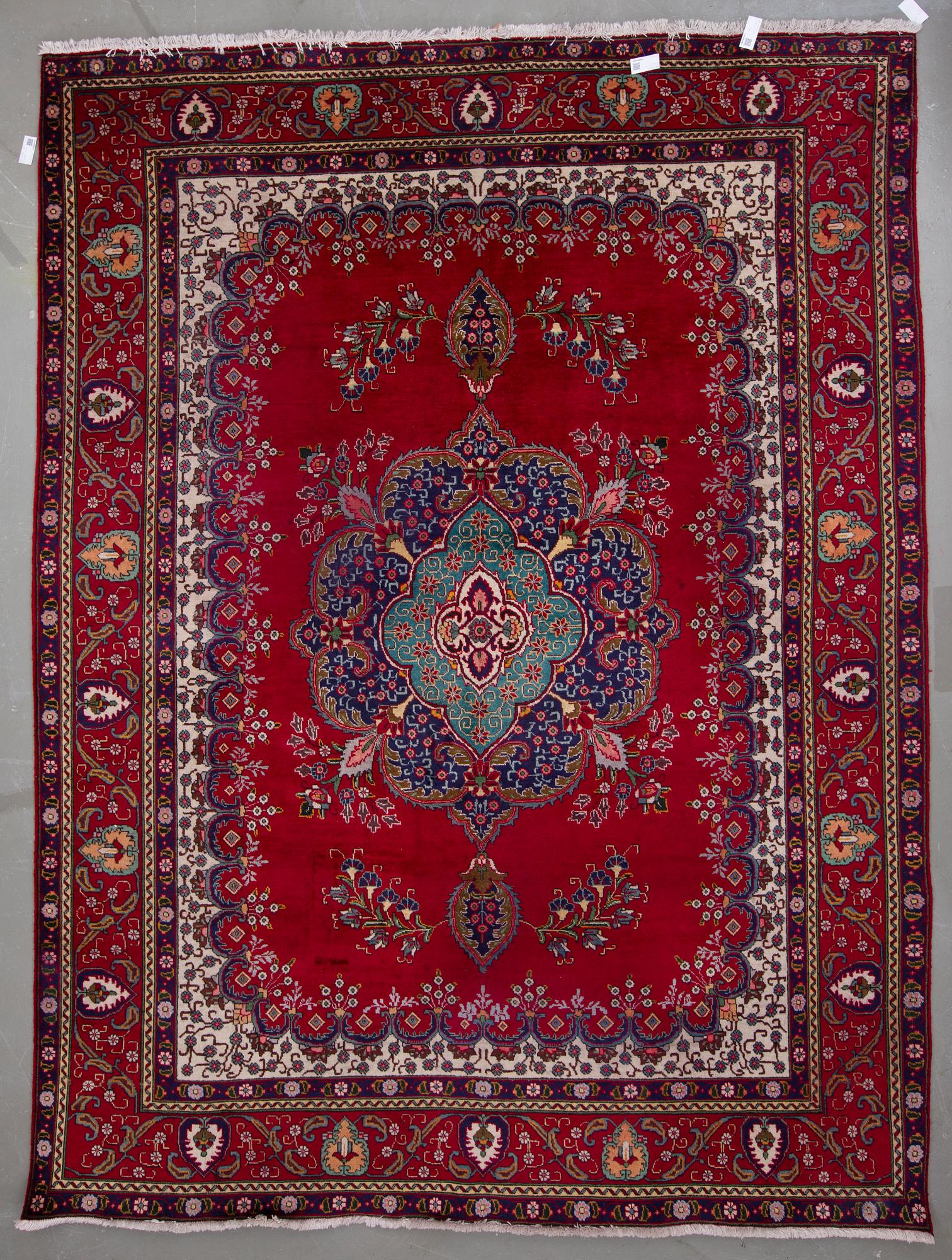 MATTA, möjligen Täbris, ca 391x296 cm.