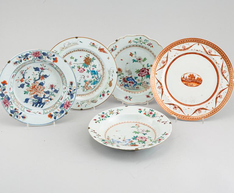 Five Chinese porcelain plates, 18th century.