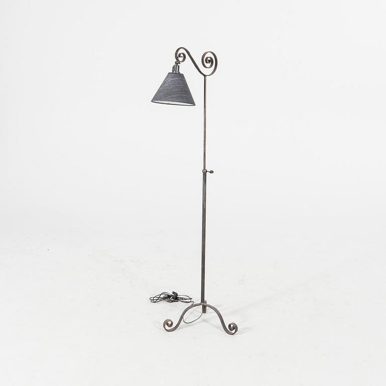 A 1930/40s metal floor lamp.