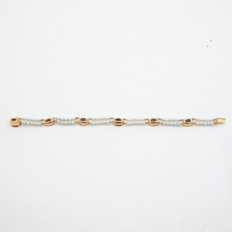 Bracelet, Engelbert, 18K gold with amethysts and pearls.