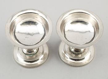 OBLATSKÅLAR, 1 par, silver, Österrike-Ungern, 1800-tal. Vikt ca 190 gram.