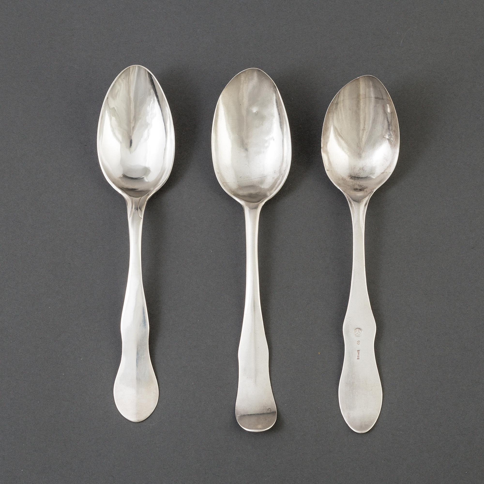 THREE SIMILAR SWEDISH FIDDLE PATTERN SPOONS,  18TH/19TH CENTURY. Weight ca 130 g.