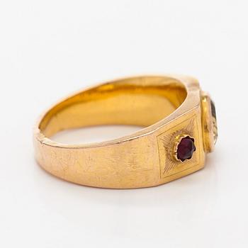 Ring, 18K guld, citrin, granater, Bertil Gottfried Wikström, Nystad, 1876.