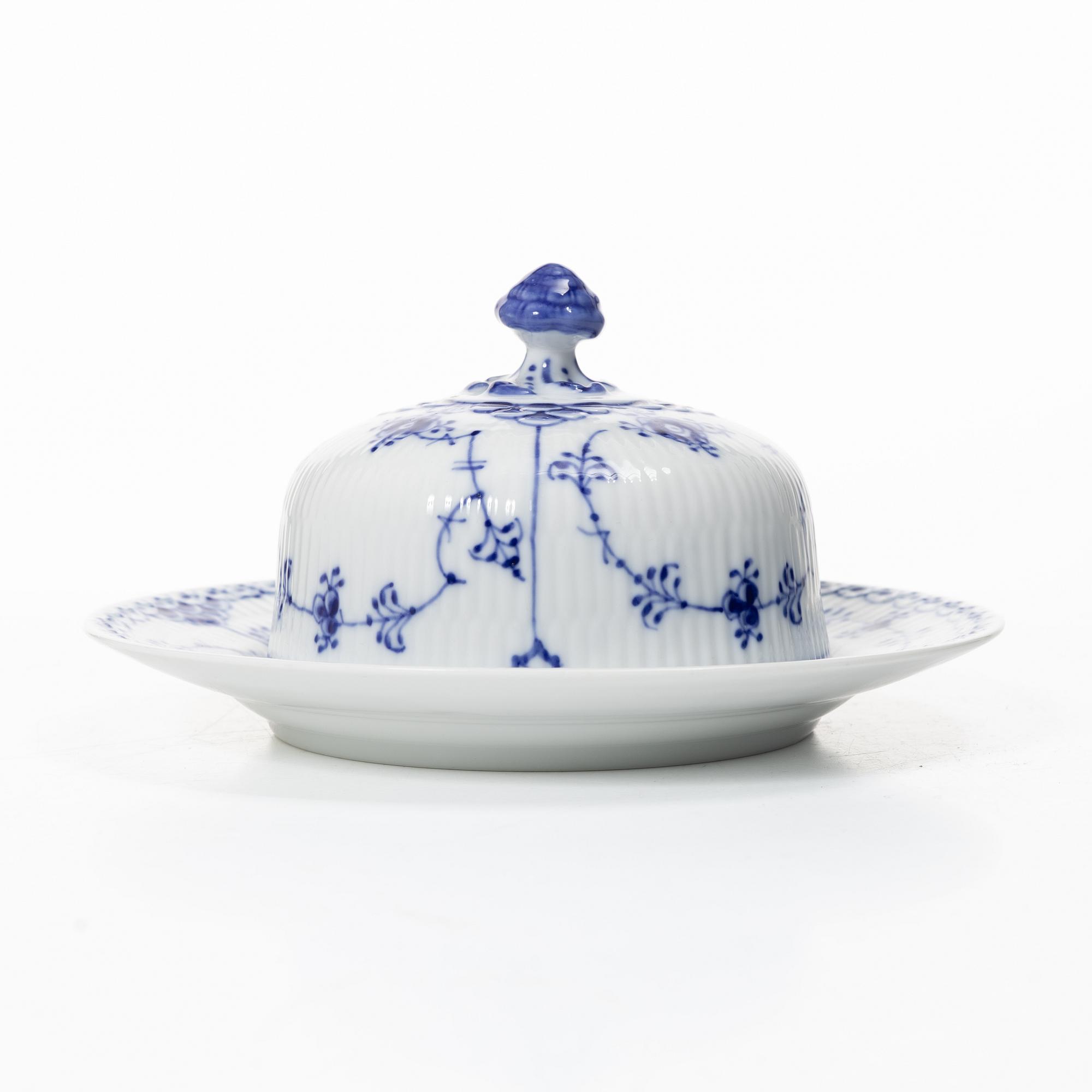 Royal Copenhagen, Smörterrin, porslin, "Musselmalet halvblond", Danmark.