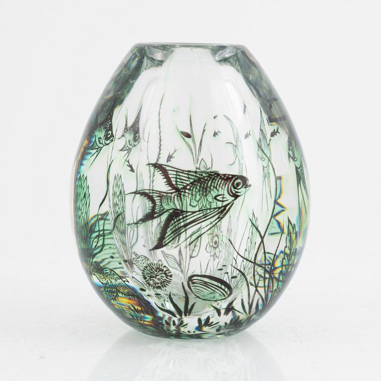 Edward Hald, vase, fish graal, Orrefors.