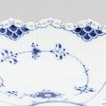 Royal Copenhagen,  a '1022' 'Musselmalet Full Lace' porcelain bowl, Denmark.