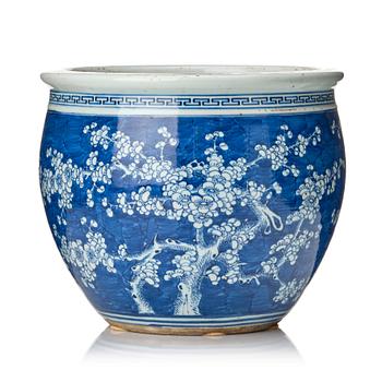 1046. A blue and white flower pot, Qing dynasty, 19th Century.