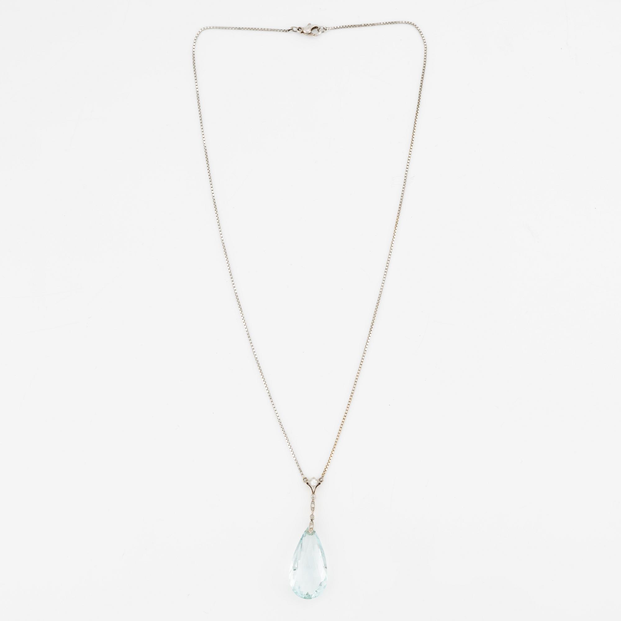 Necklace, gold with briolette-cut aquamarine and old-cut diamonds.