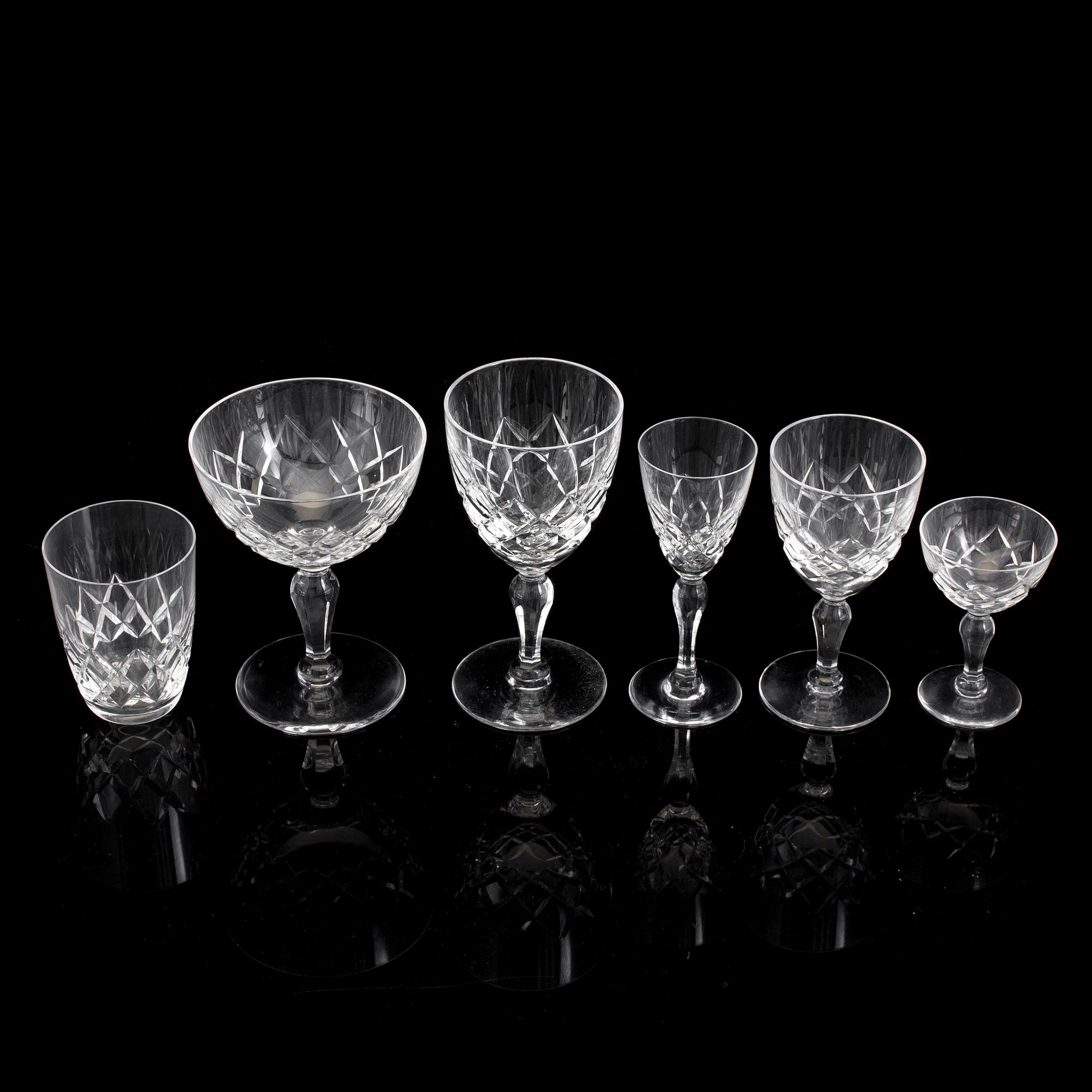 GLASSERVIS, 37 delar, "Karolina", Orrefors, 1900-talets andra hälft.