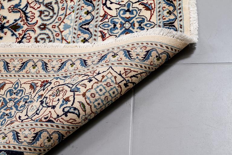 MATTA, Nain, part silk, 300 x 200 cm.