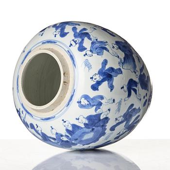 Bojan, porslin. Qingdynastin, Kangxi (1662-1722).