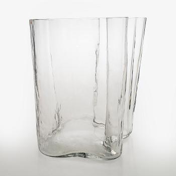 Alvar Aalto, maljakko, 3031, signeerattu Alvar Aalto, 1960/70-luku.