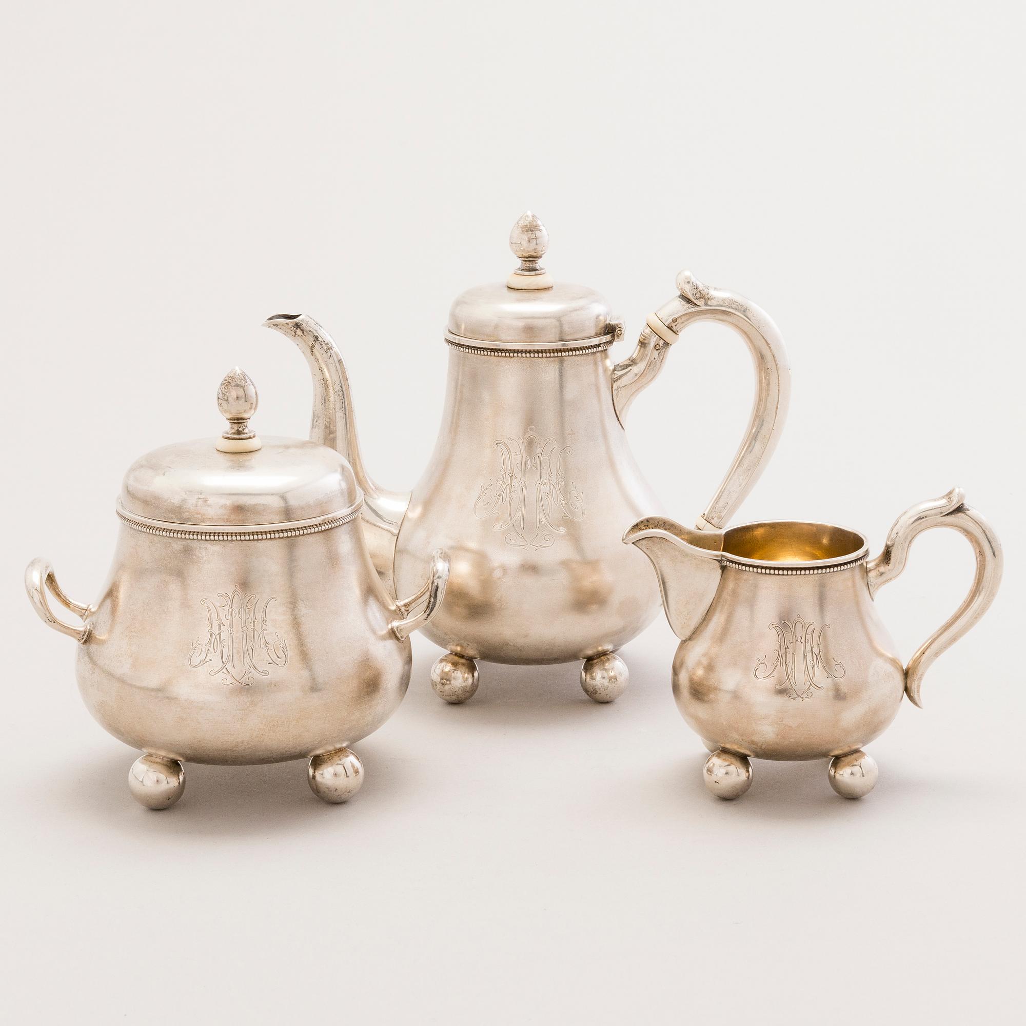 KAFFESERVIS, 3 delar, silver, Aleksander B. Lyubavin, S:t Petersburg, kring sekelskiftet 1900.