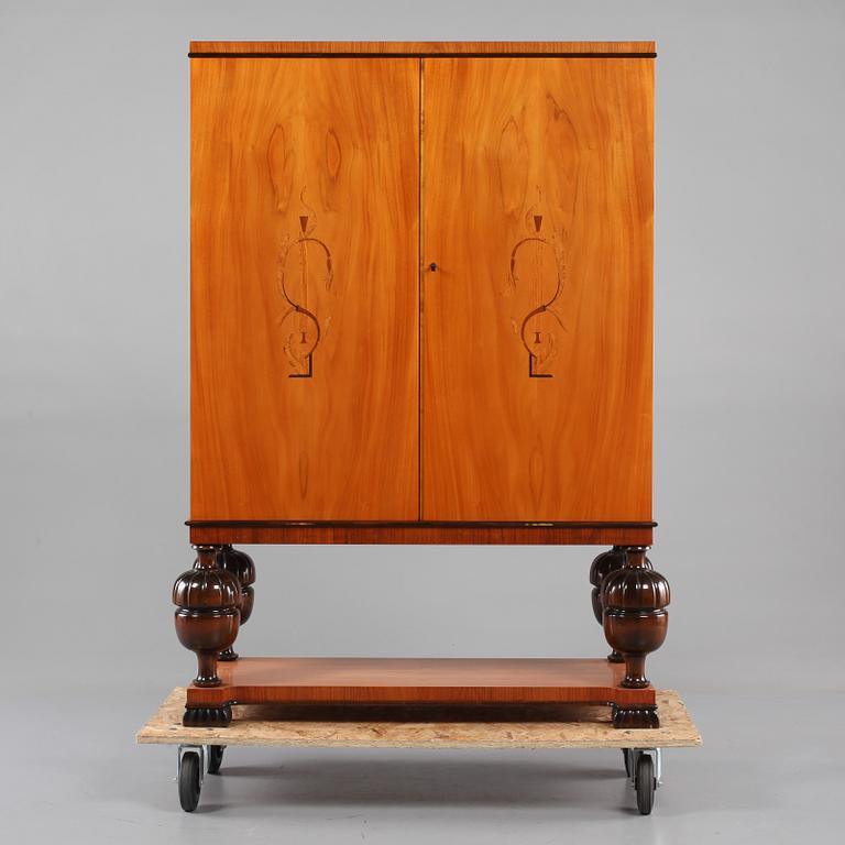 SKÅP, art déco, 1900-talets andra kvartal.
