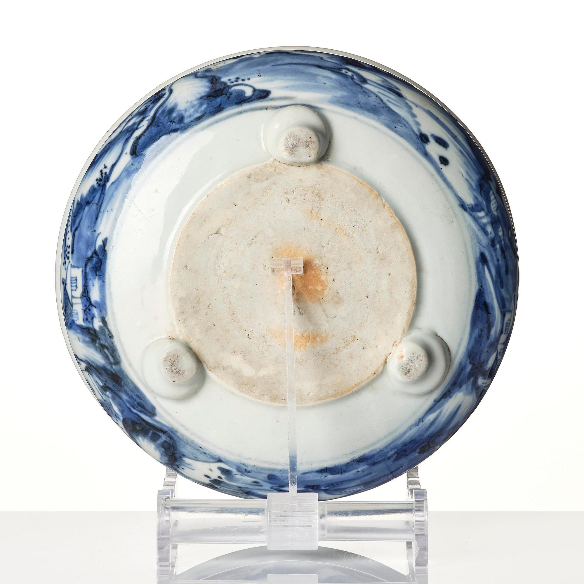 A blue and white censer, Transition, 17th century.