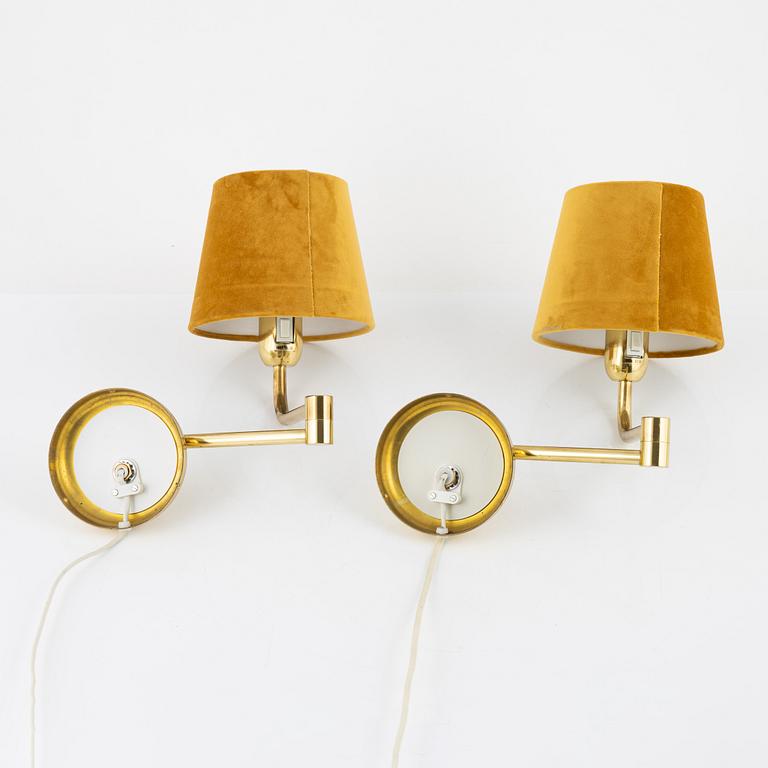 A pair of brass wall lamps, second half of the 20th century.