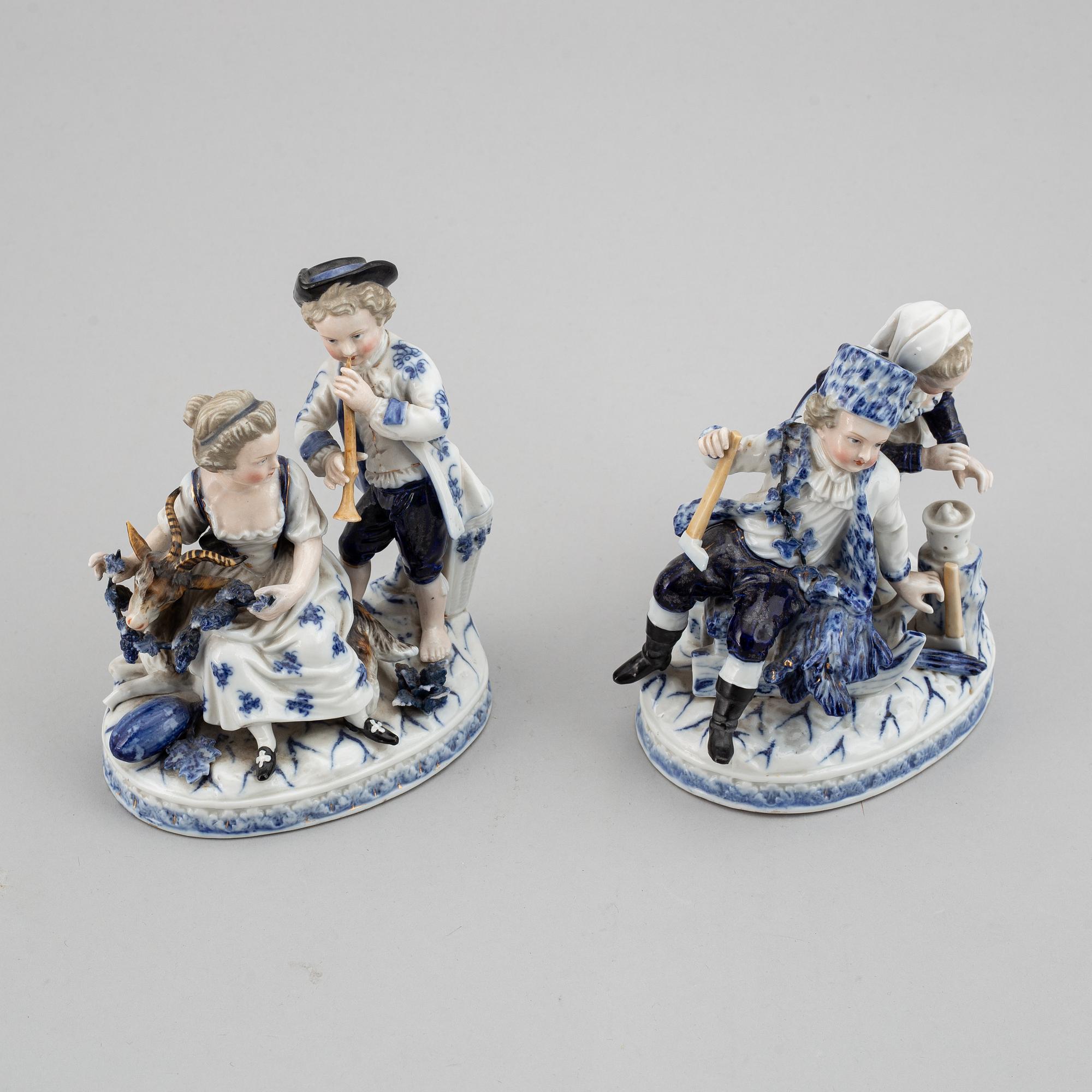 A pair of German porcelain figurines, circa 1900.