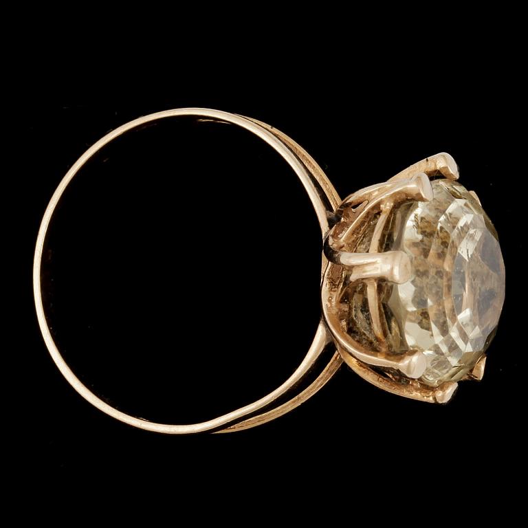 RING, 18k guld med ljusgul citrin. Vikt 5,2 gram.