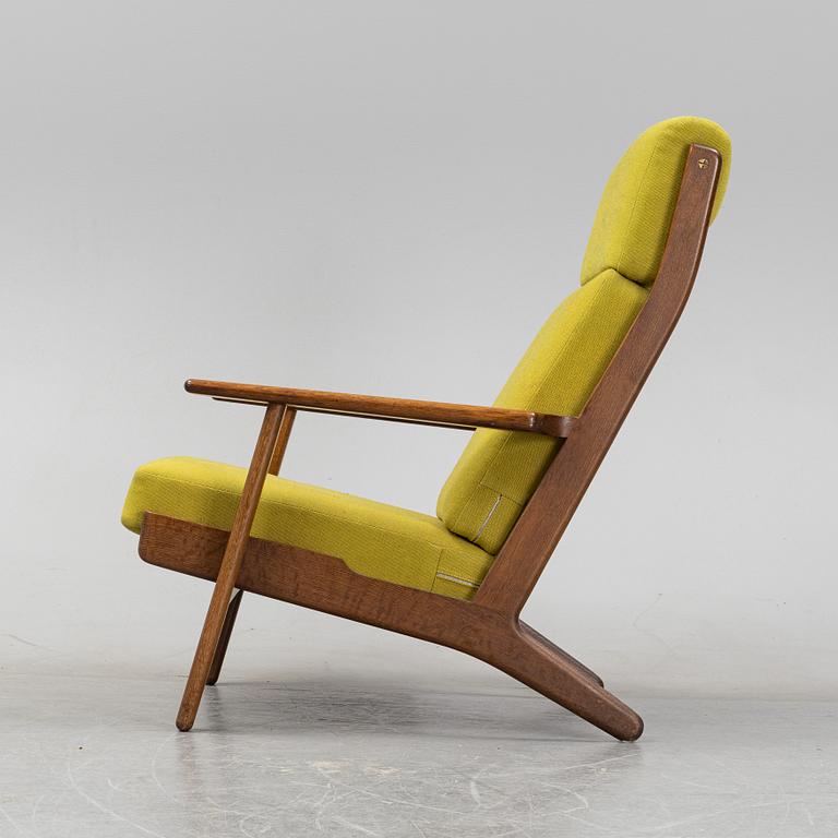 A GE-290A lounge chair by Hans J Wegner, for Getama, designed 1953.