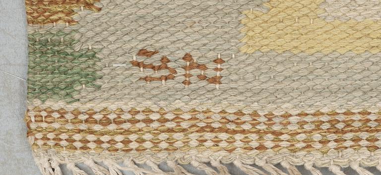CARPET. Flat weave (Rölakan). 241 x 167,5 cm. Signed SN.