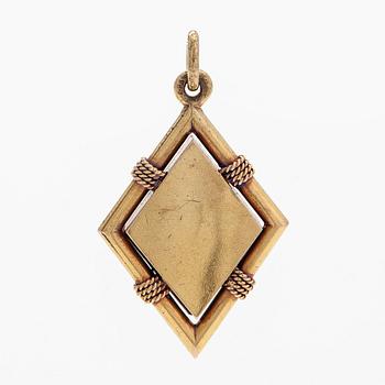 Medaljong, fasettslipad rubin, rosenslipade diamanter, 14K (56) guld, Ryssland 1908-1926.
