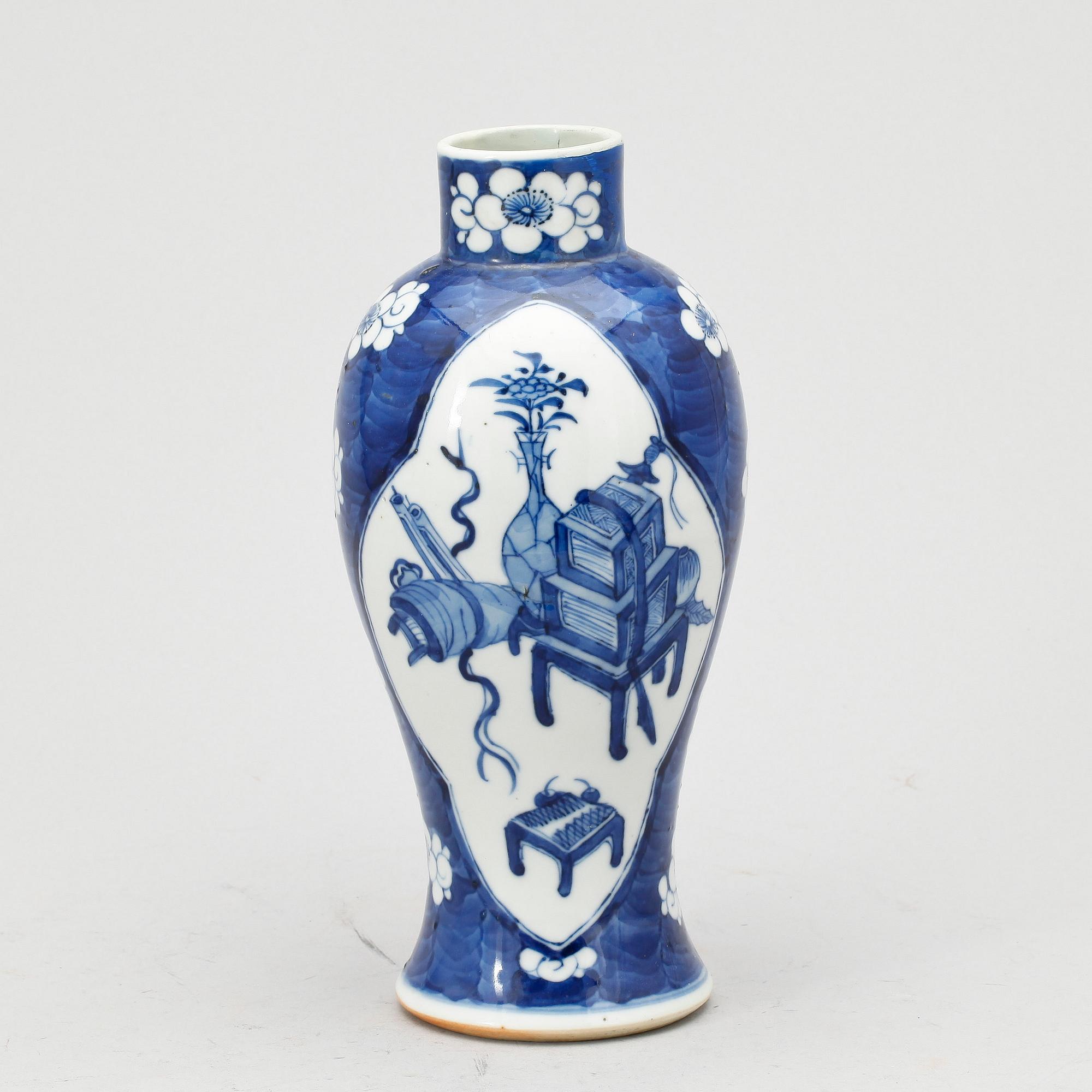 VAS, porslin, Kina, 1800-tal.