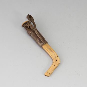 JON PÅLSSON FANKKI, A Sami reindeer horn knife, signed JPF and dated 1935.