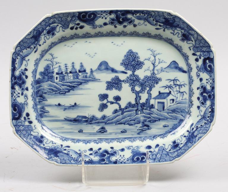 STEKFAT, porslin. Kina 1700-tal.