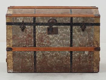 KOFFERT, omkring sekelskiftet 1800/1900-tal.