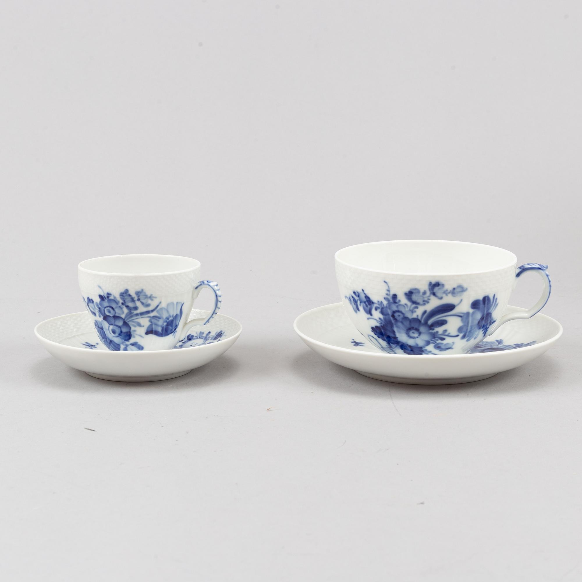 Royal Copenhagen, a 'Blå Blomst' porcelaine service (65 pieces).