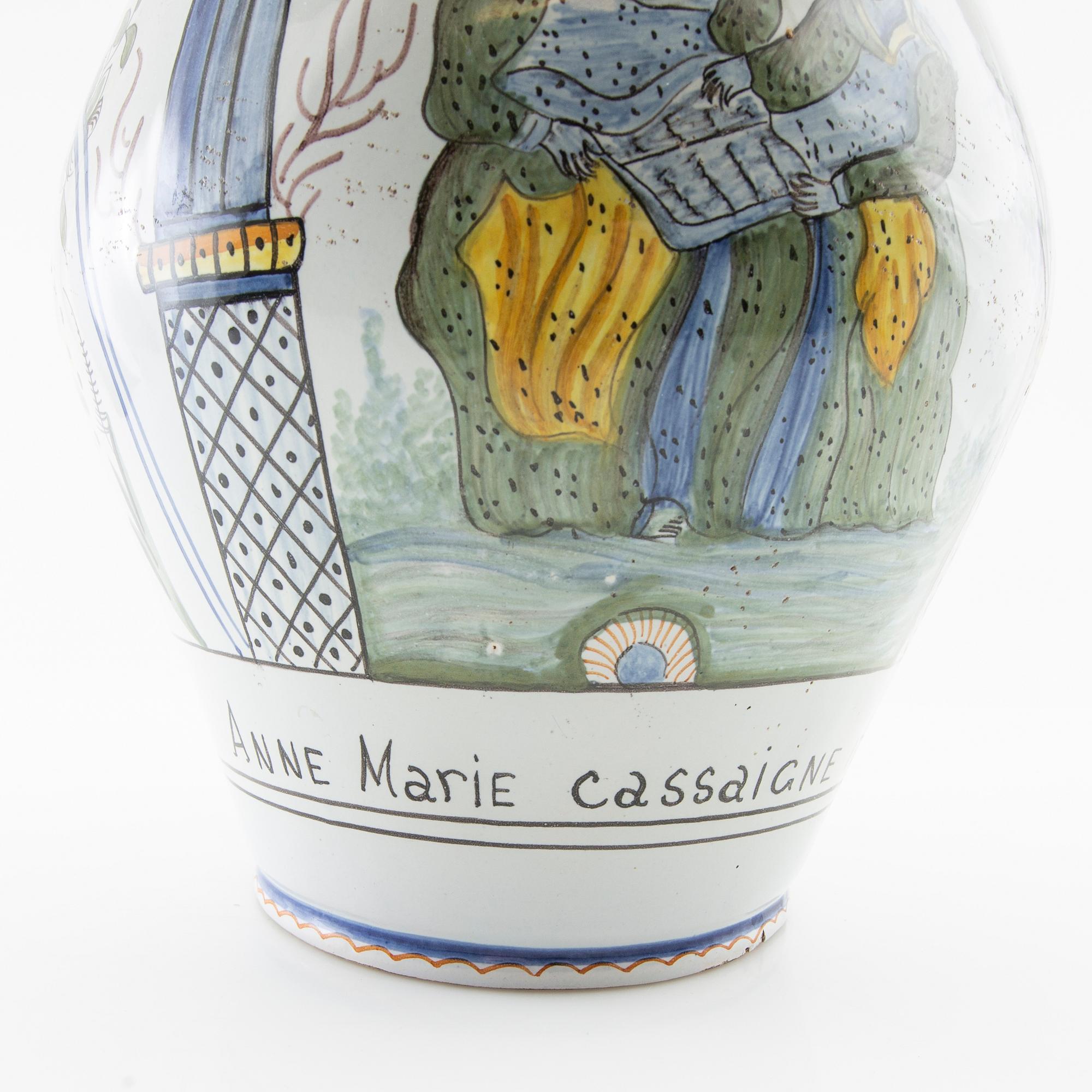 Jug with lid, copy after an older model/20th century faience.