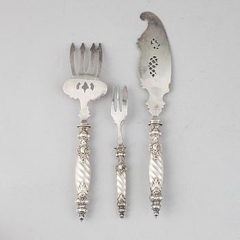 A German late 19th century / early 20th century 14 piece silver dessert cutlery.