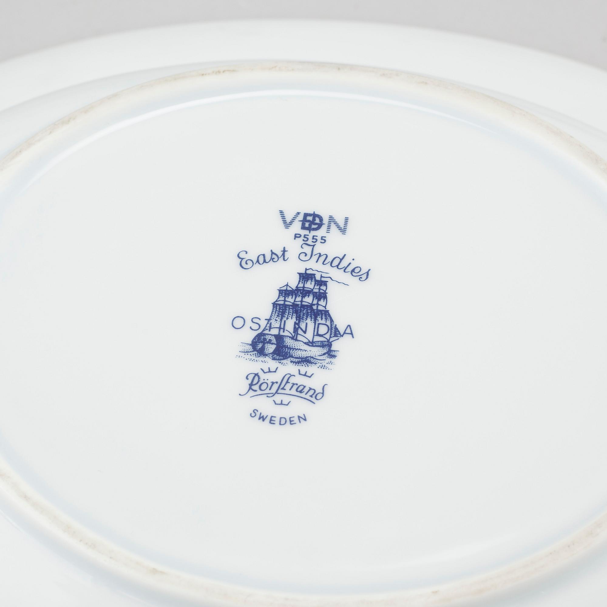 37 pieces of porcelain tableware from Rörstrand, model "Ostindia", second half of the 20th century.