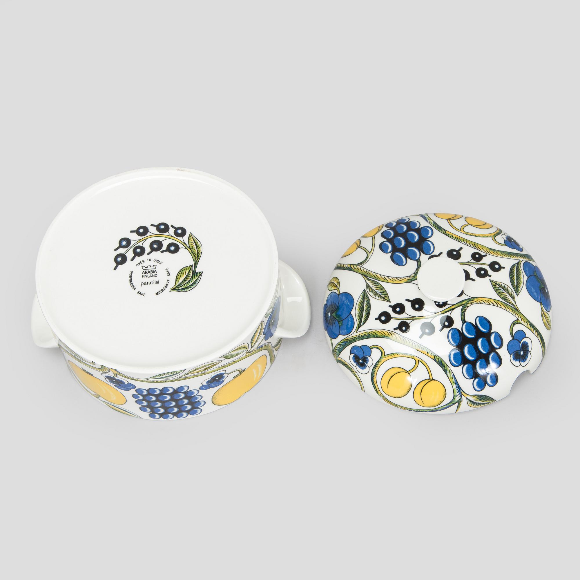 Birger Kaipiainen, a set of two porcelain serving dishes, Arabia Finland.