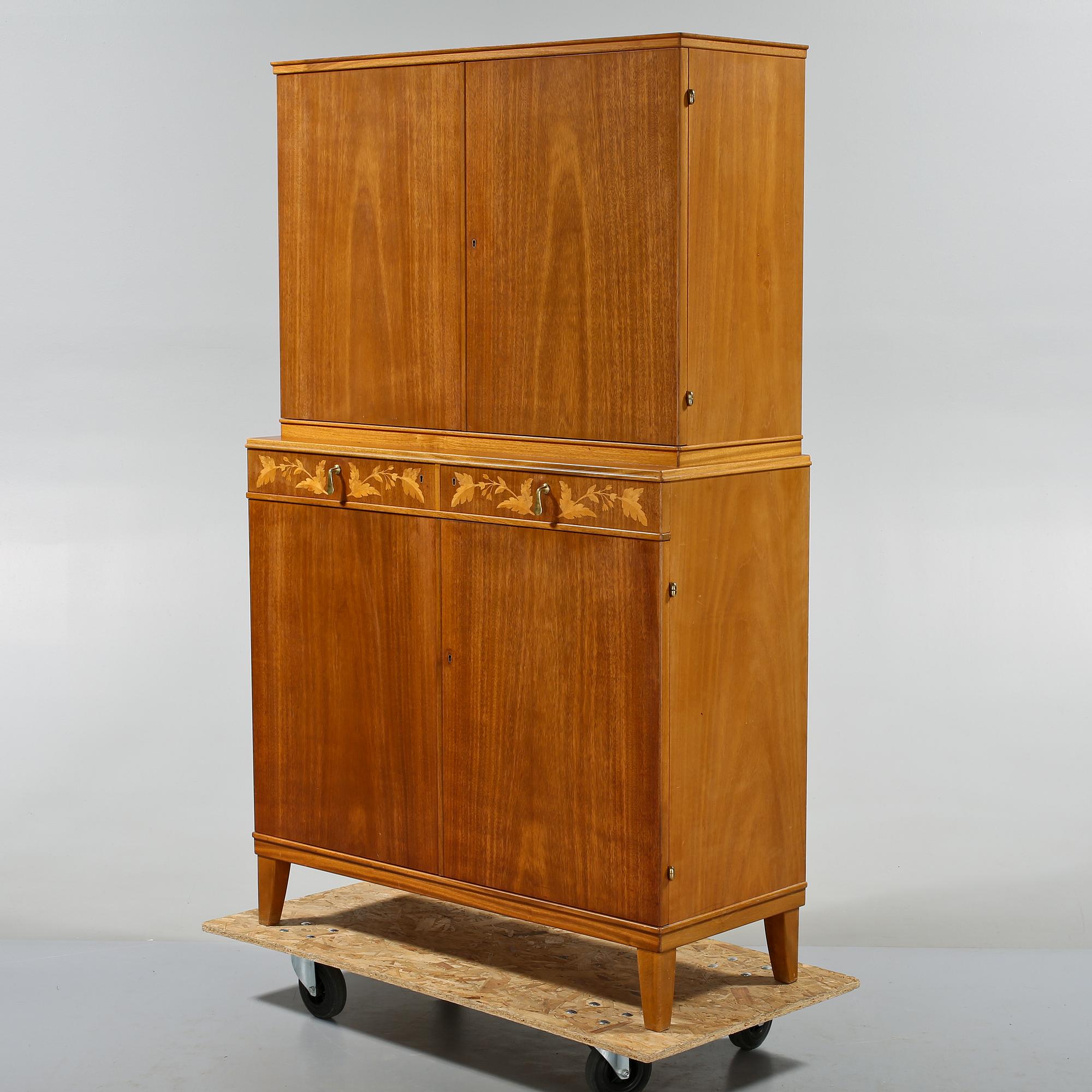 SKÅP, "Pyramid", Carl Malmsten, formgivet 1944.