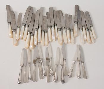 PARTI BESTICKSERVISDELAR, bla nysilver, ca 70 delar.
